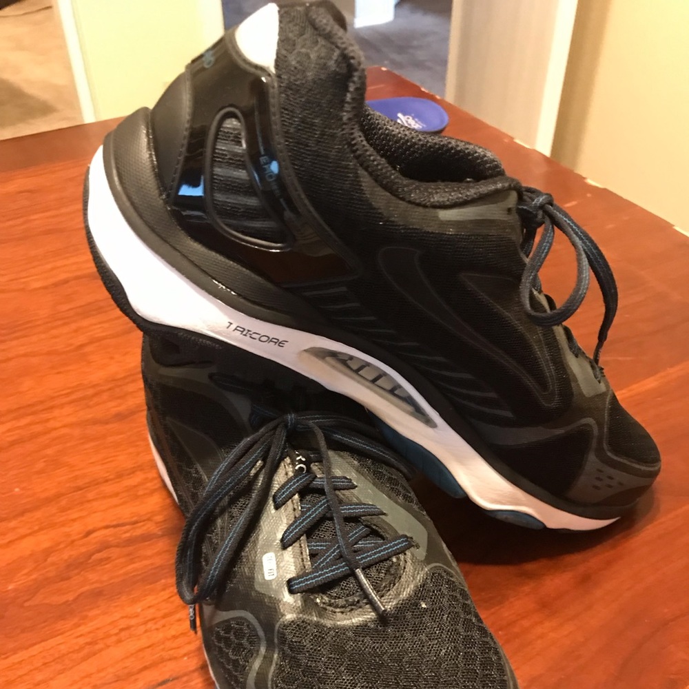 Aero 2.0 Vibram Shoes